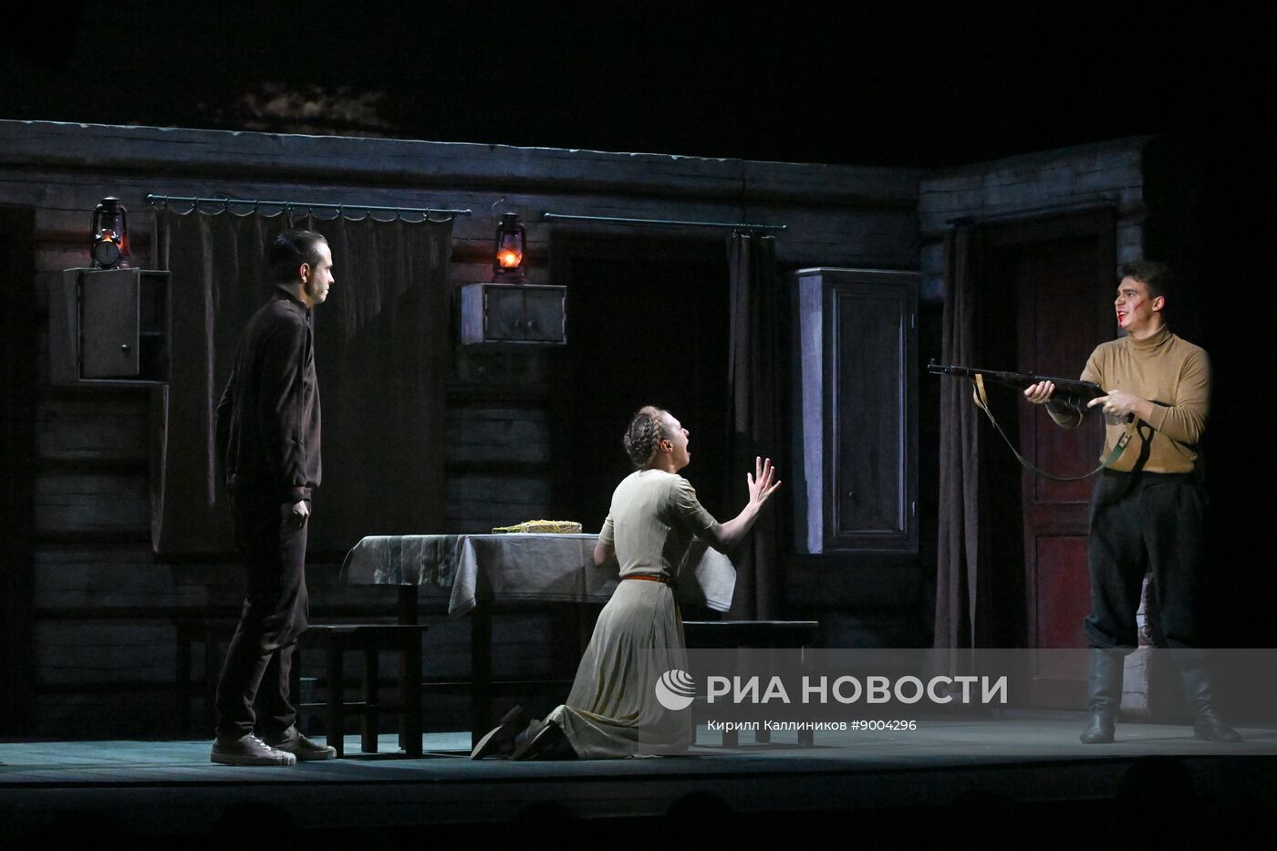 Спектакль "Охота жить" на сцене театра "Современник"