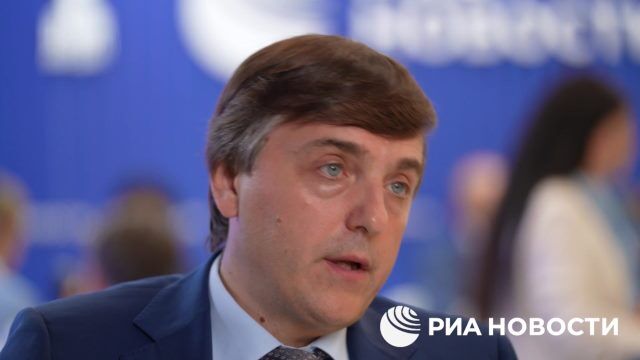 Кравцов: "Минпросвещения РФ не планирует вводить новые предметы в школьную программу"