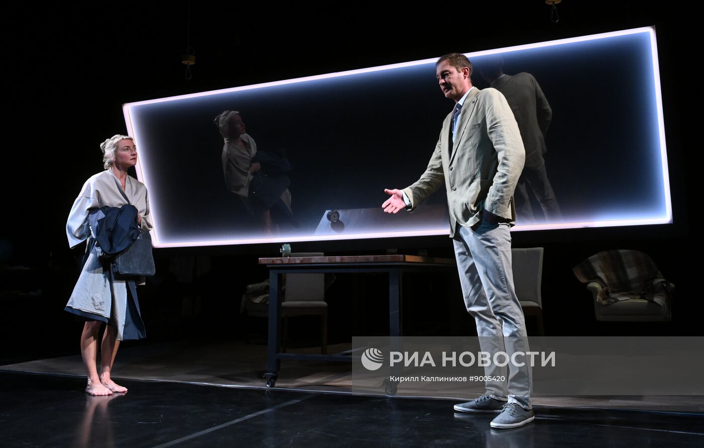 Спектакль "Сцены из супружеской жизни" в Московском театре "Et Cetera"