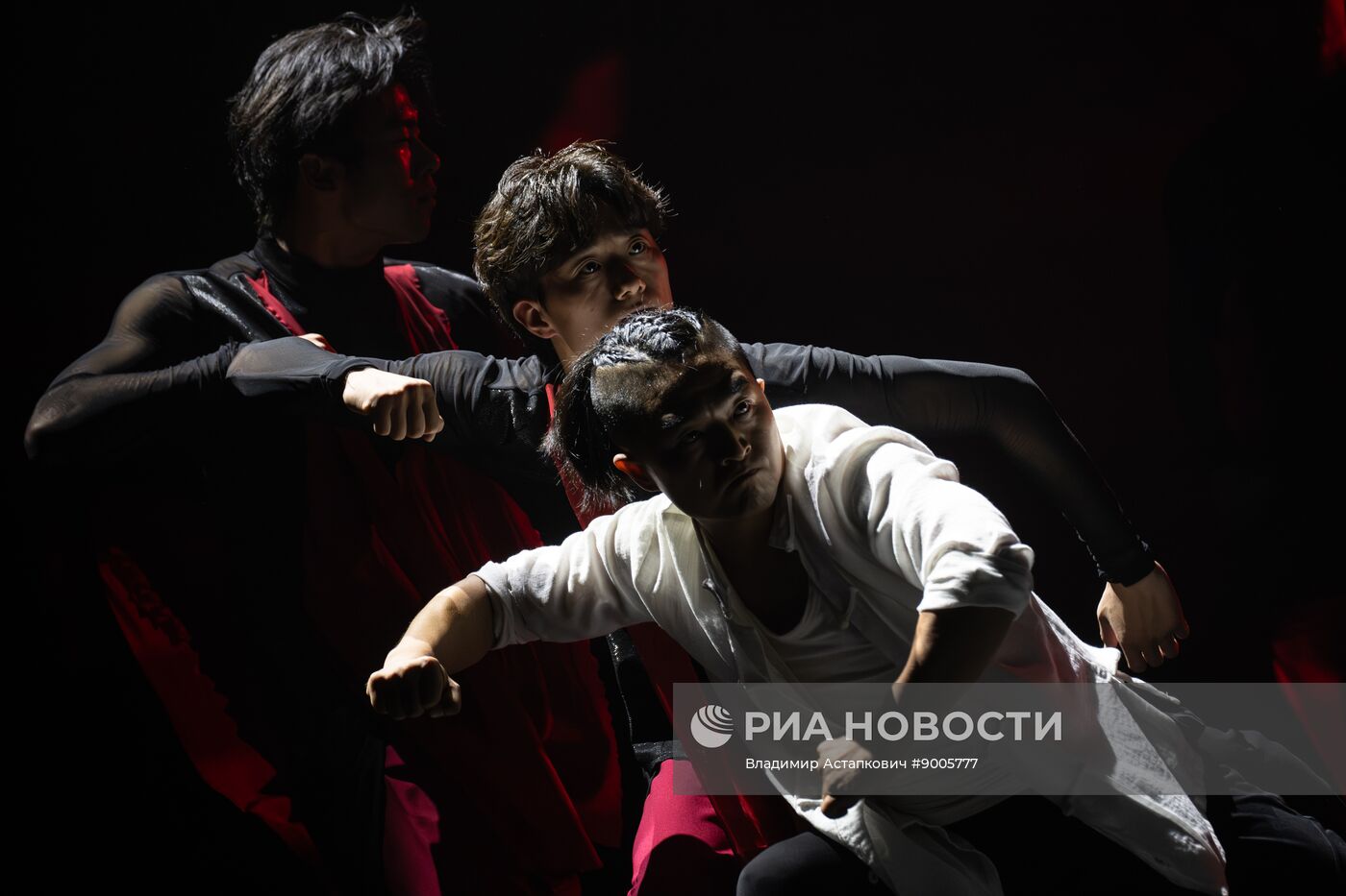 Спектакль "Одиннадцать воинов" китайской труппы боевых искусств "Лун Юнь"