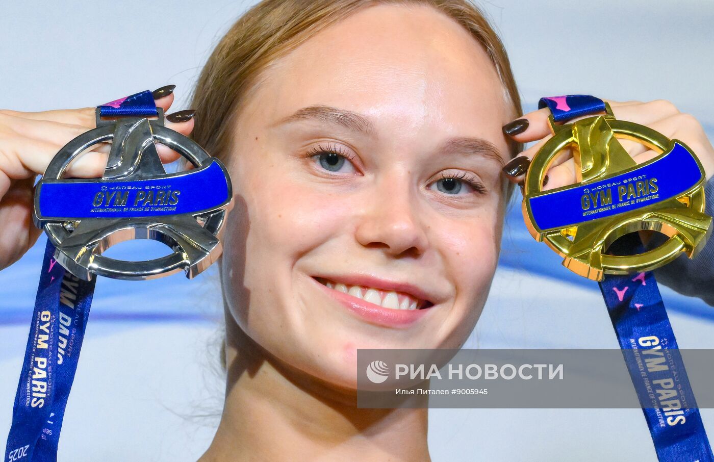 Встреча гимнастки А. Мельниковой, завоевавшей золото на международном турнире