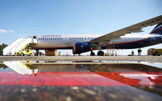 Первый рейс после возобновления работы аэропорта Краснодара