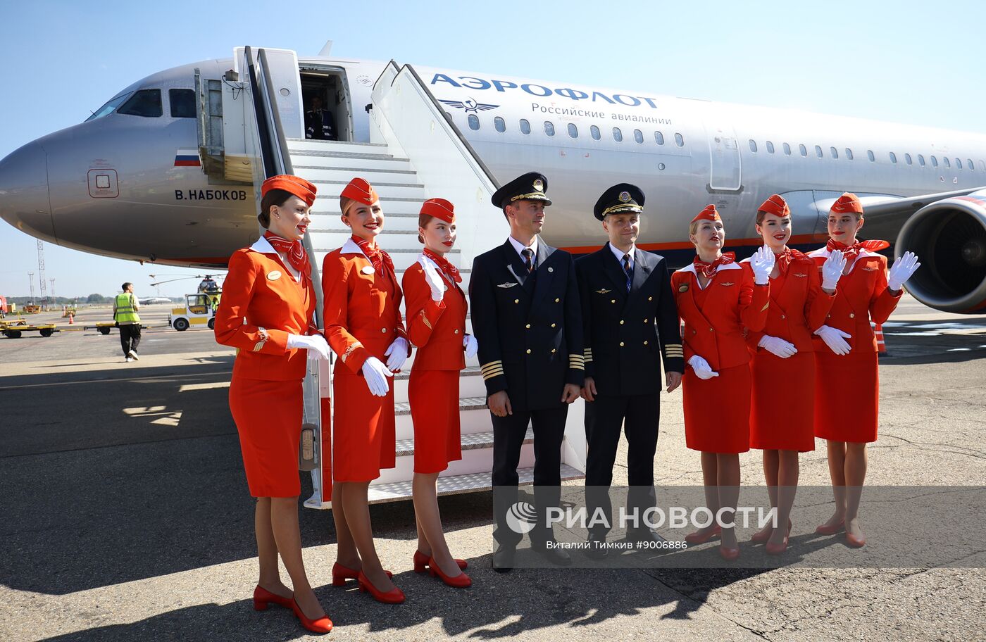 Первый рейс после возобновления работы аэропорта Краснодара