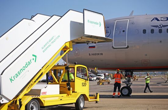 Первый рейс после возобновления работы аэропорта Краснодара