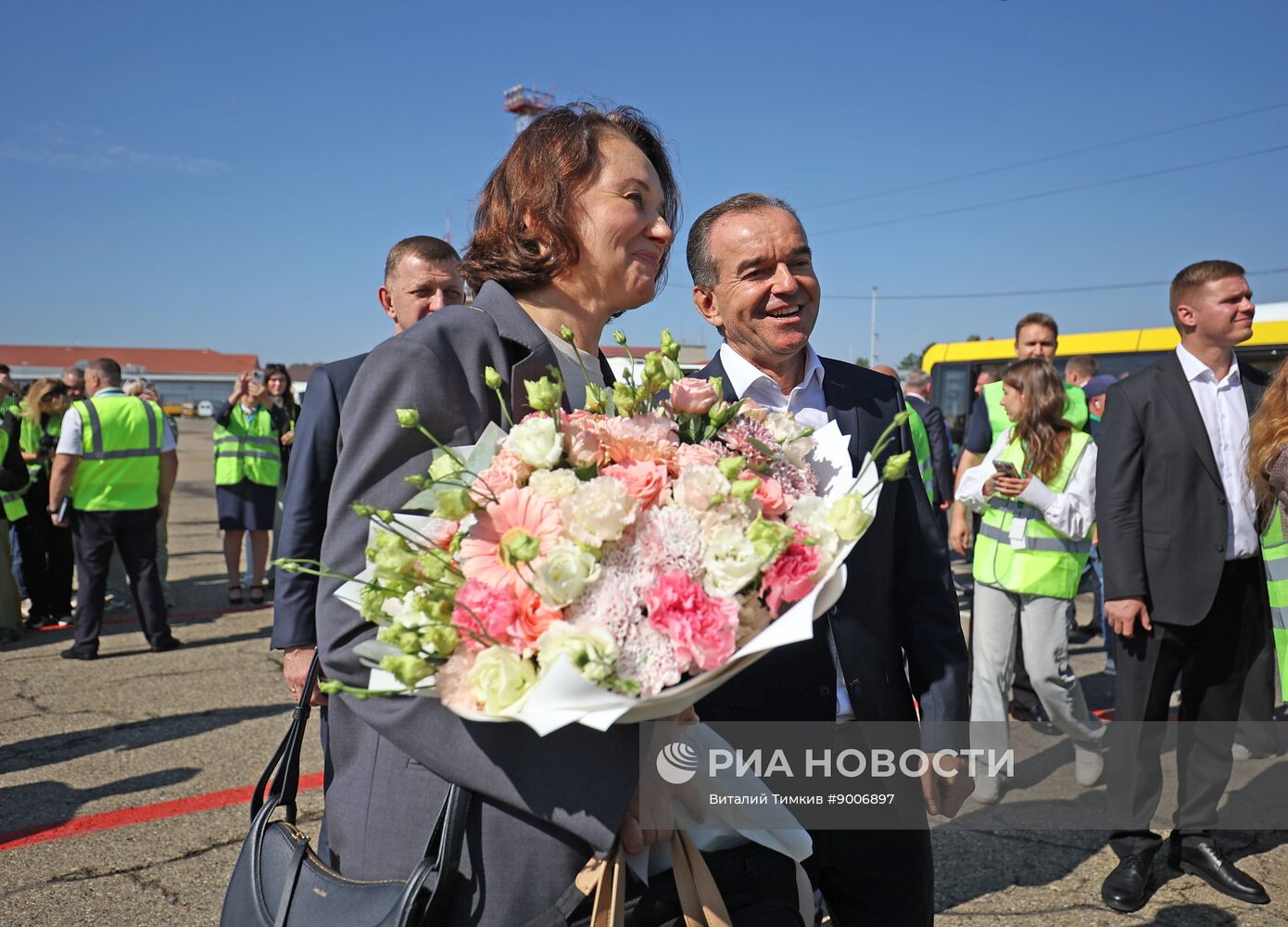 Первый рейс после возобновления работы аэропорта Краснодара