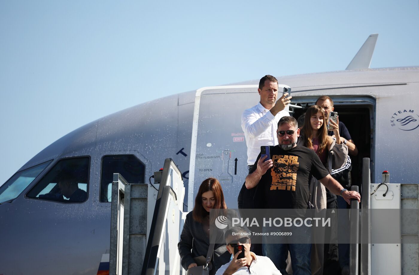 Первый рейс после возобновления работы аэропорта Краснодара