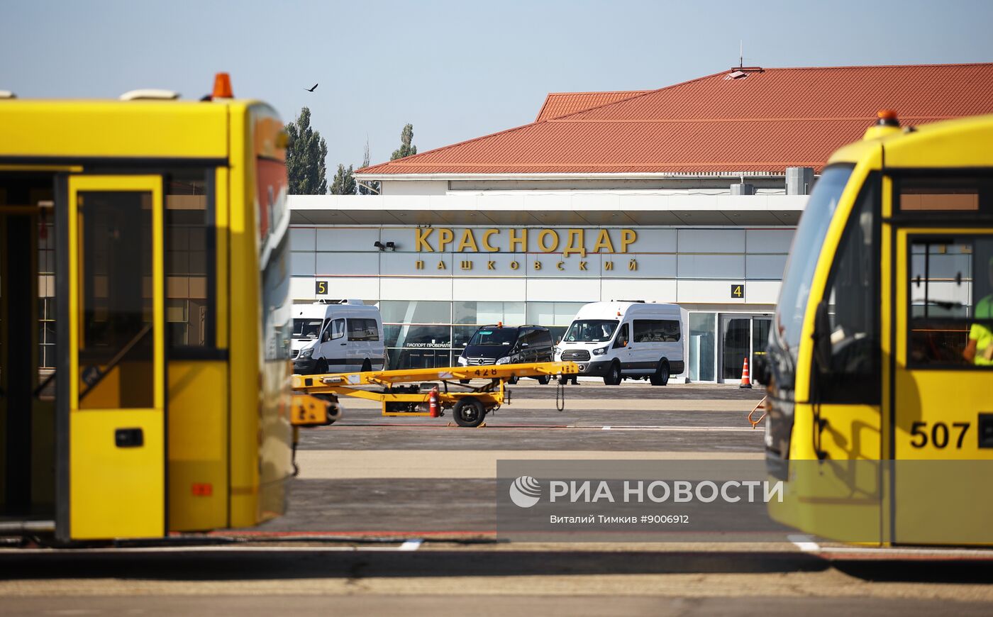 Первый рейс после возобновления работы аэропорта Краснодара