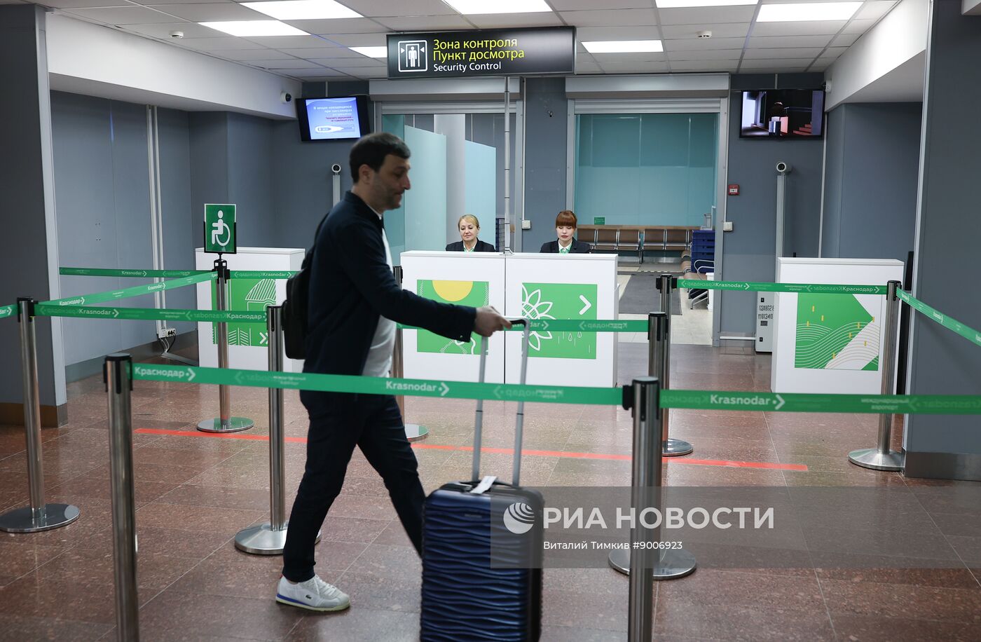 Первый рейс после возобновления работы аэропорта Краснодара