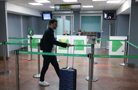 Первый рейс после возобновления работы аэропорта Краснодара