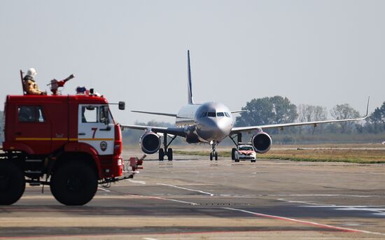 Первый рейс после возобновления работы аэропорта Краснодара