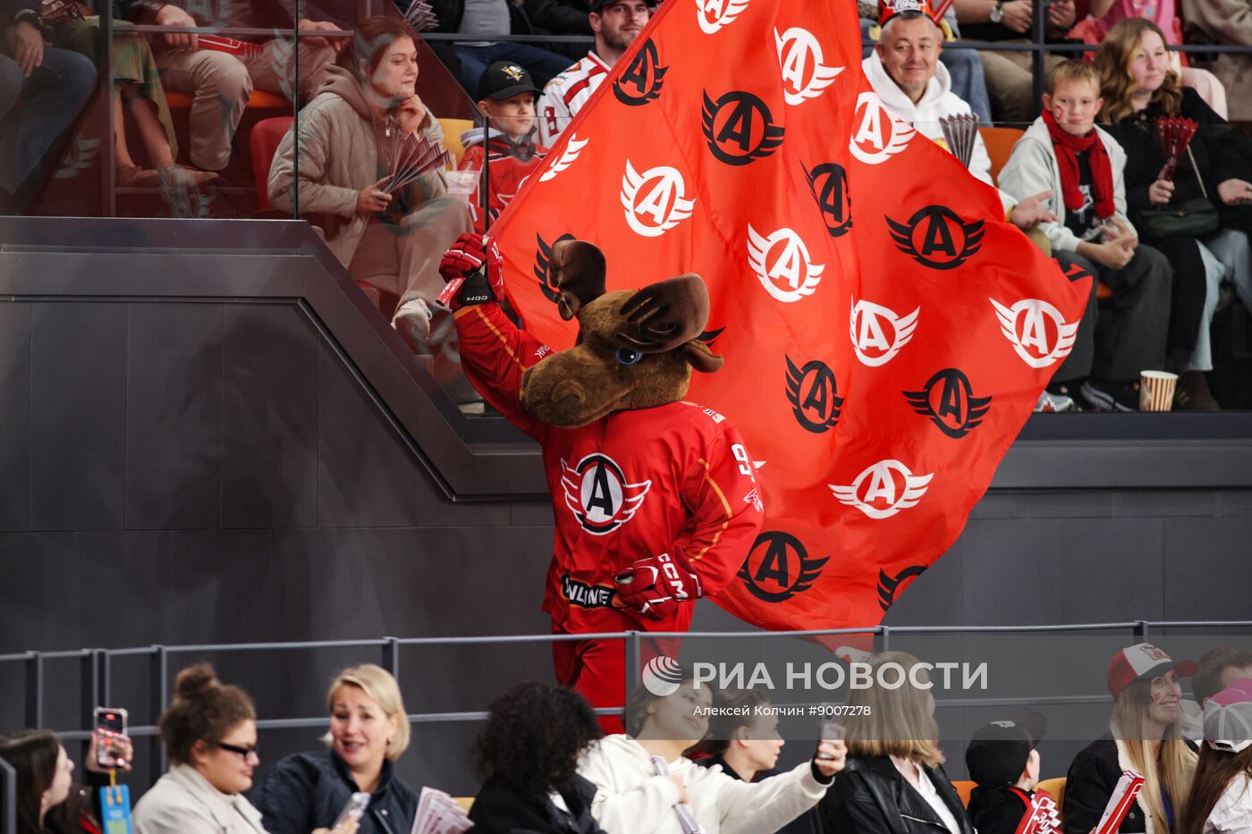 Хоккей. КХЛ. "Автомобилист" (Екатеринбург) - "Трактор" (Челябинск)