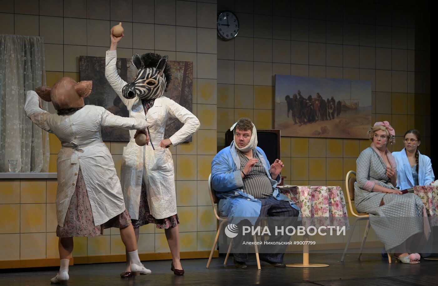 Спектакль "Чуковский" в Московском драматическом театре им. М.Н. Ермоловой