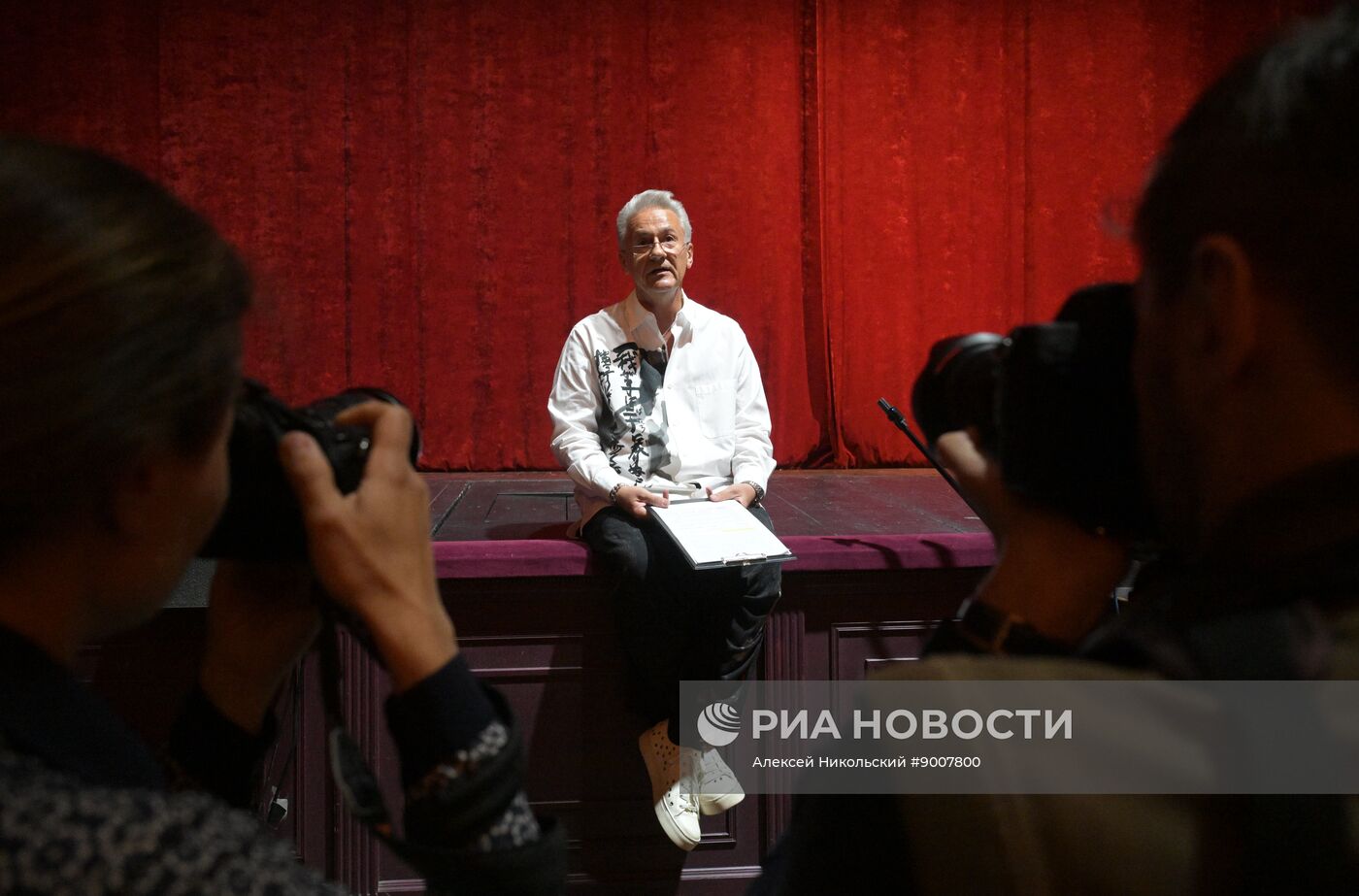 Спектакль "Чуковский" в Московском драматическом театре им. М.Н. Ермоловой