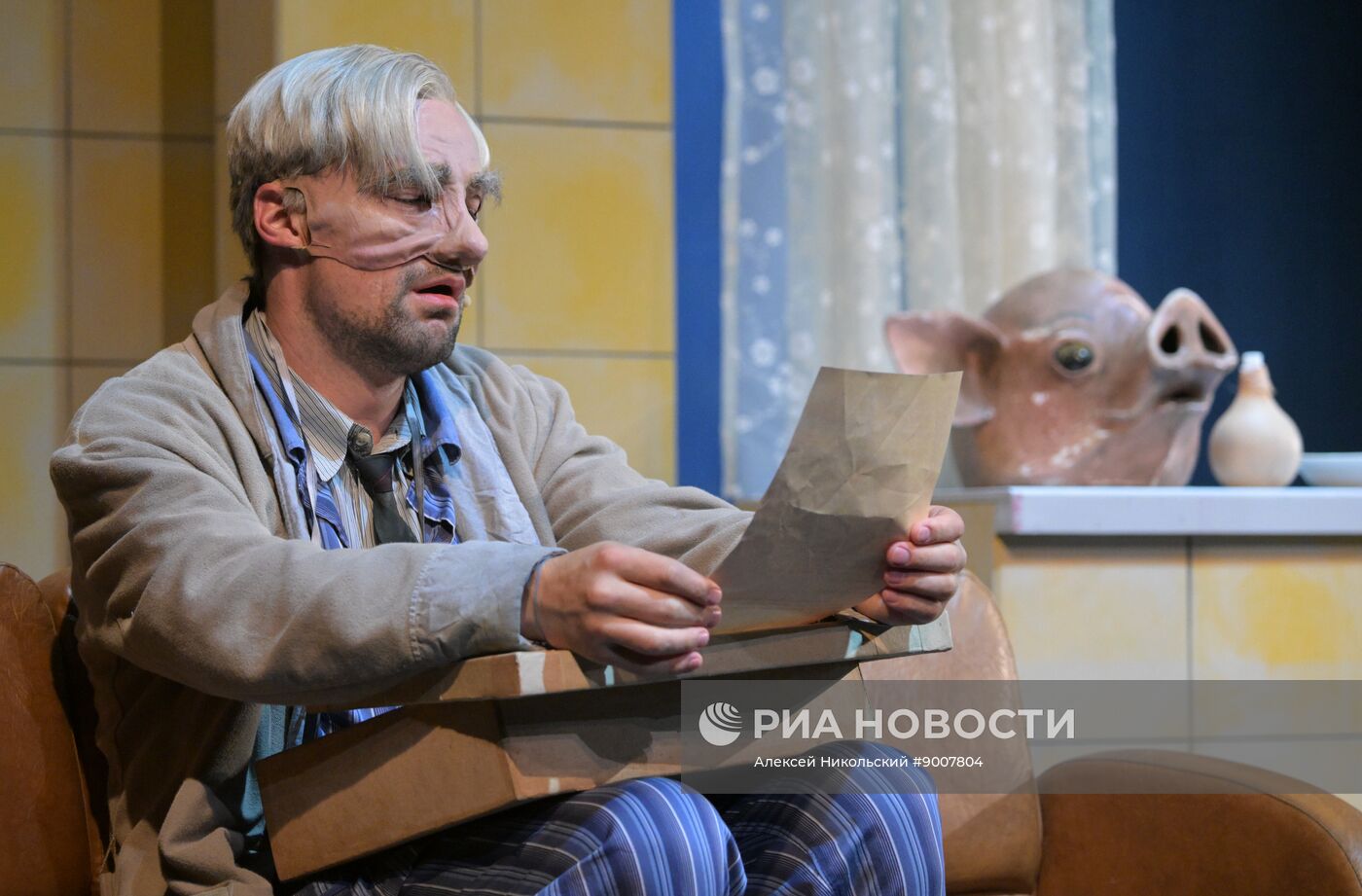 Спектакль "Чуковский" в Московском драматическом театре им. М.Н. Ермоловой