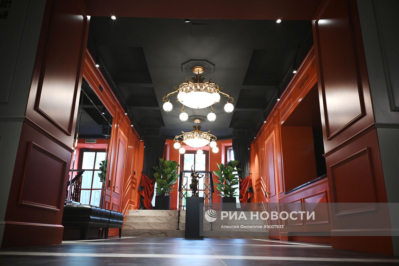 Владимир Машков представил обновленную сцену Театра Олега Табакова