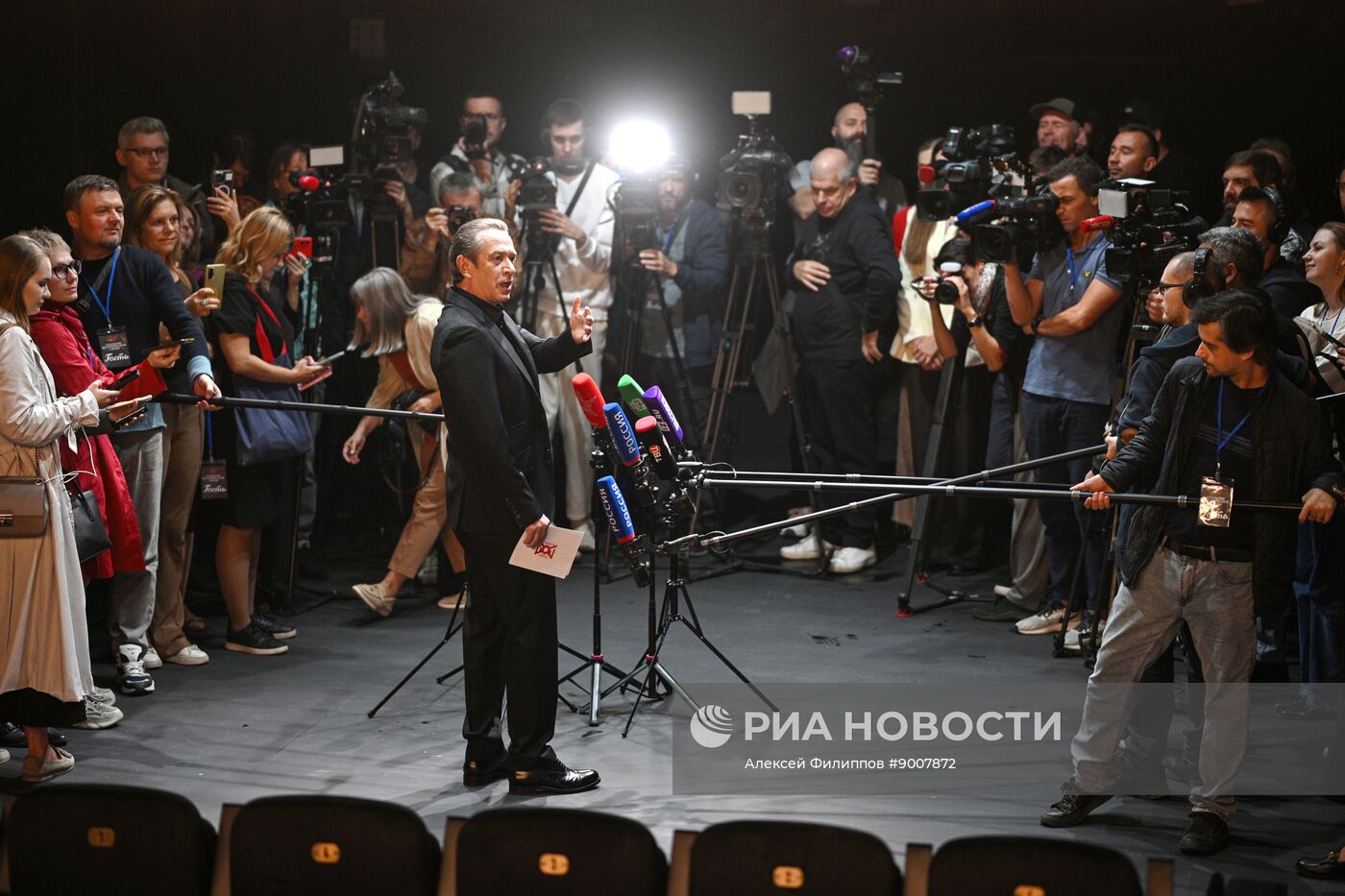 Владимир Машков представил обновленную сцену Театра Олега Табакова