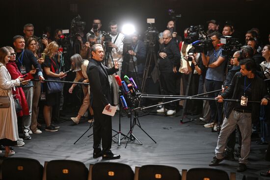 Владимир Машков представил обновленную сцену Театра Олега Табакова