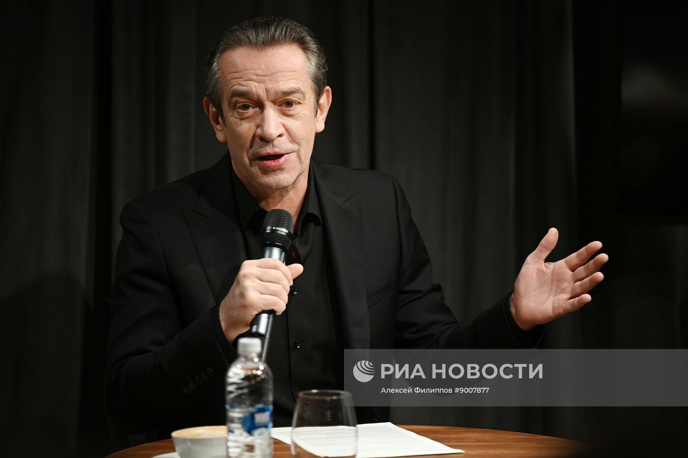 Владимир Машков представил обновленную сцену Театра Олега Табакова