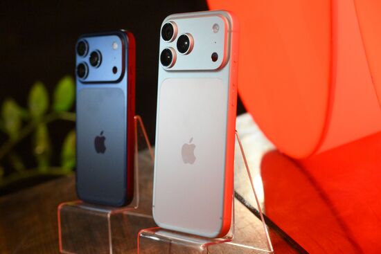 Презентация iPhone 17 в Москве