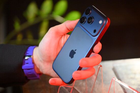 Презентация iPhone 17 в Москве