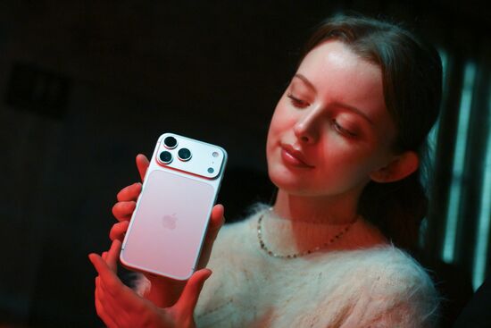 Презентация iPhone 17 в Москве