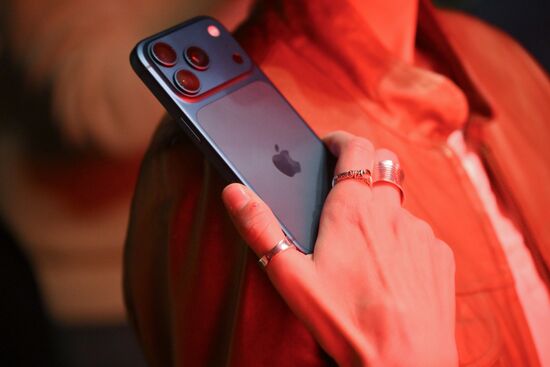 Презентация iPhone 17 в Москве