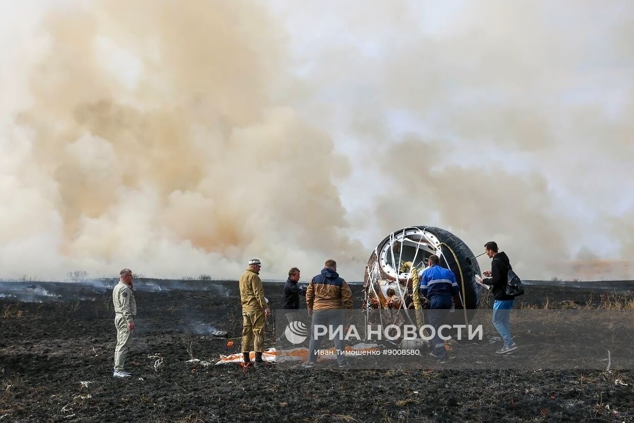 Спускаемый аппарат "Бион-М" №2 приземлился в Оренбургской области