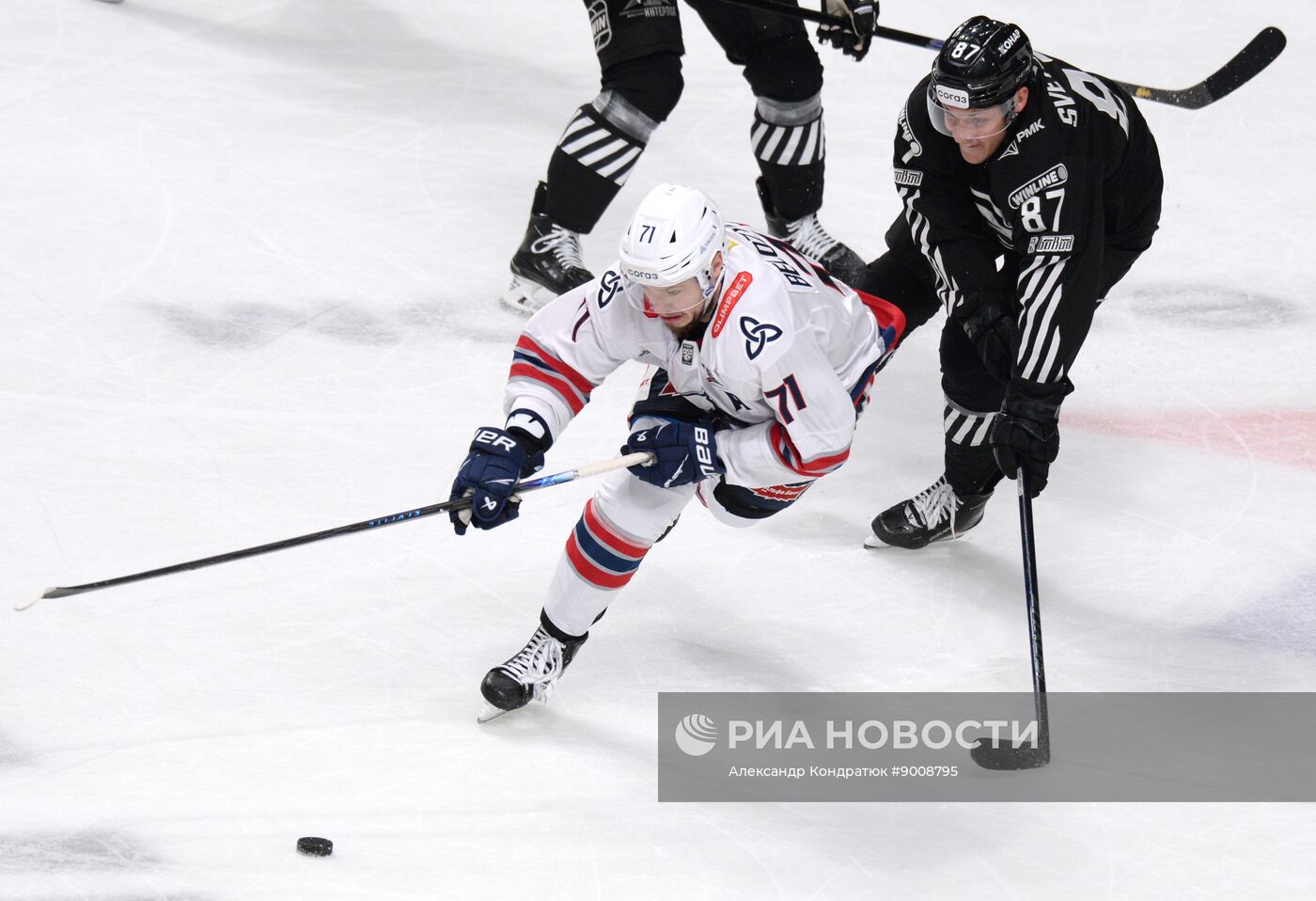 Хоккей. КХЛ. "Трактор" (Челябинск) - "Нефтехимик" (Нижнекамск)