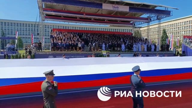 Крупнейший за последние годы военный парад "Сила единства" в Белграде