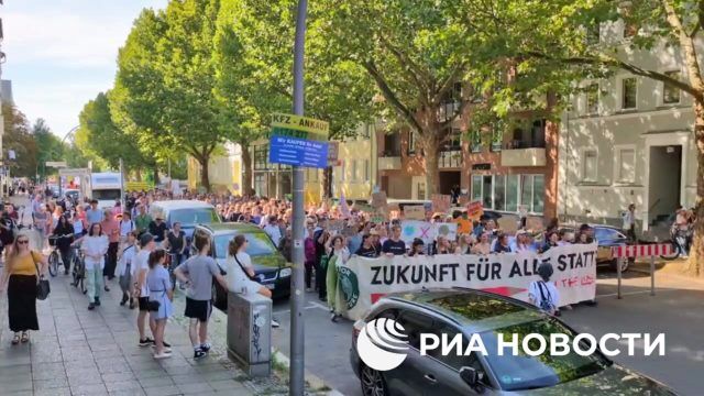 Демонстрация эко-активистов в Берлине