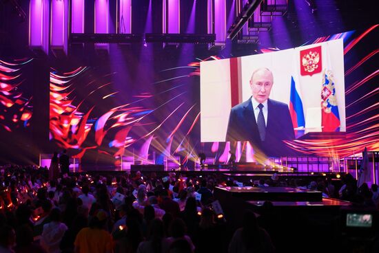 Видеообращение президента Владимира Путина к участникам "Интервидения"