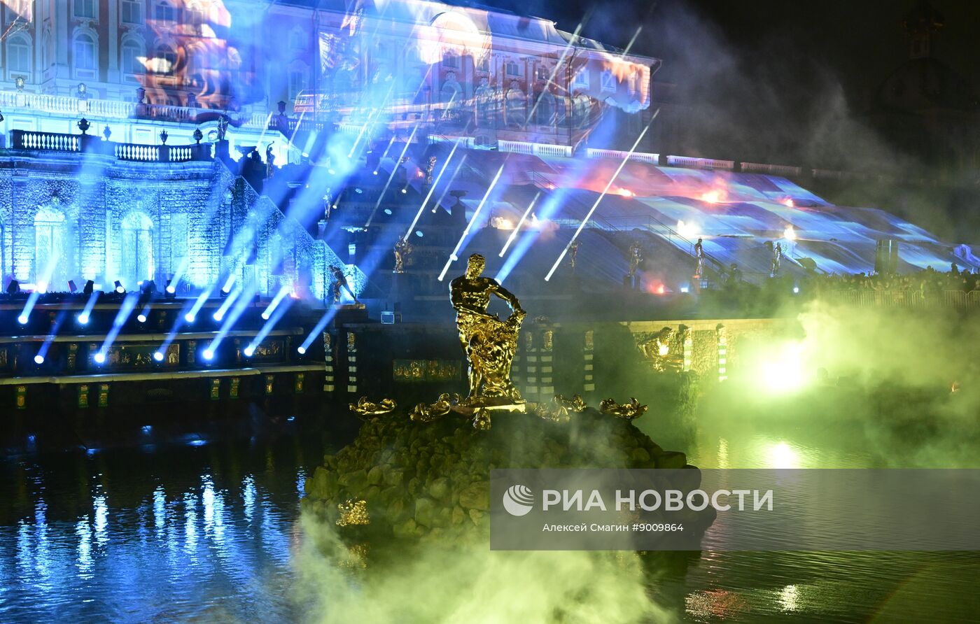 Осенний фестиваль фонтанов "Петергоф. Возрождение"