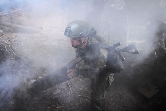 Боевая работа пушки "Гиацинт-Б" 25-й армии группировки войск "Запад" на Краснолиманском направлении СВО 