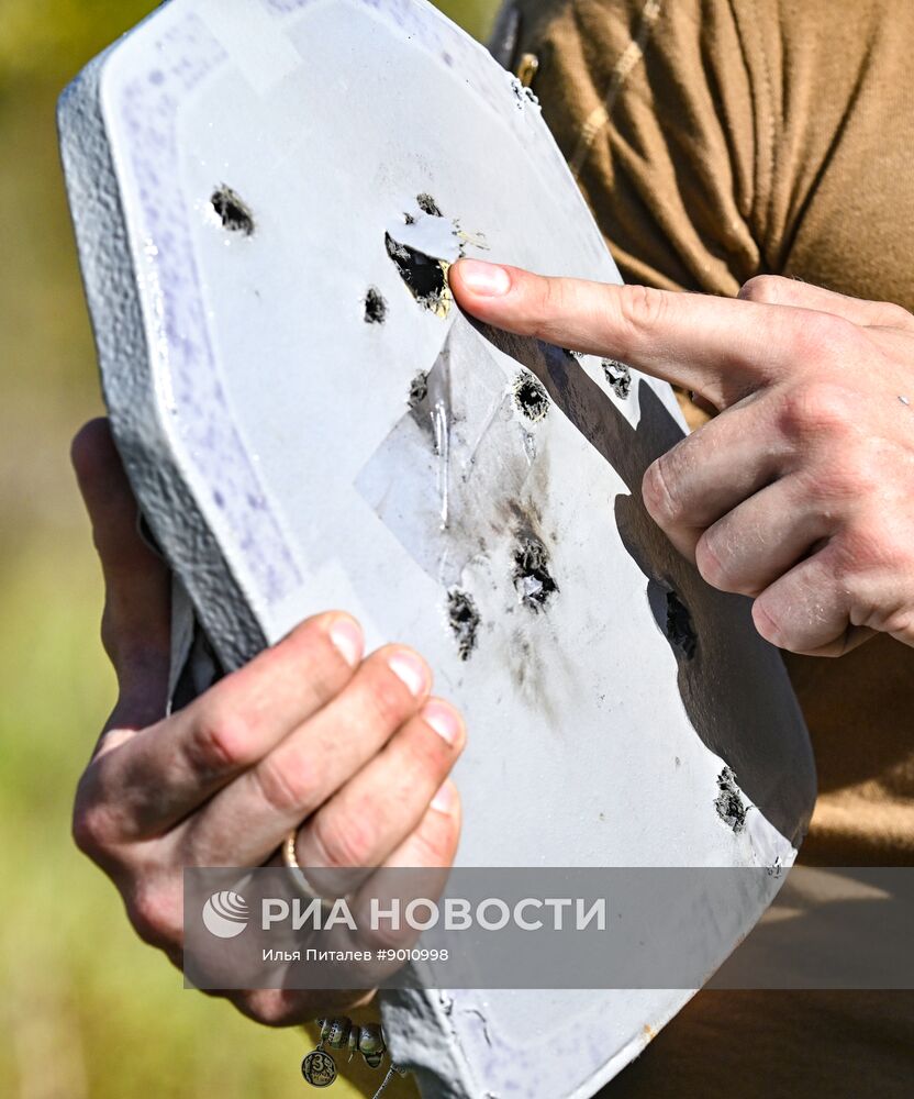 Презентация и испытания нового штурмового бронежилета "Оберег" 
