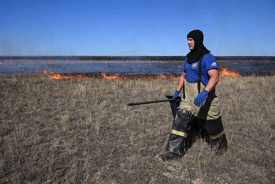 Ландшафтный пожар в Симферопольском районе Крыма
