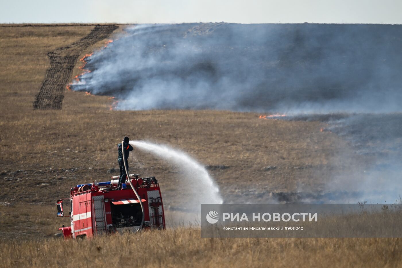 Ландшафтный пожар в Симферопольском районе Крыма