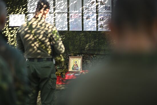 Священник Луганской епархии Сергий Ладик посетил штурмовиков группировки войск "Южная" в ЛНР