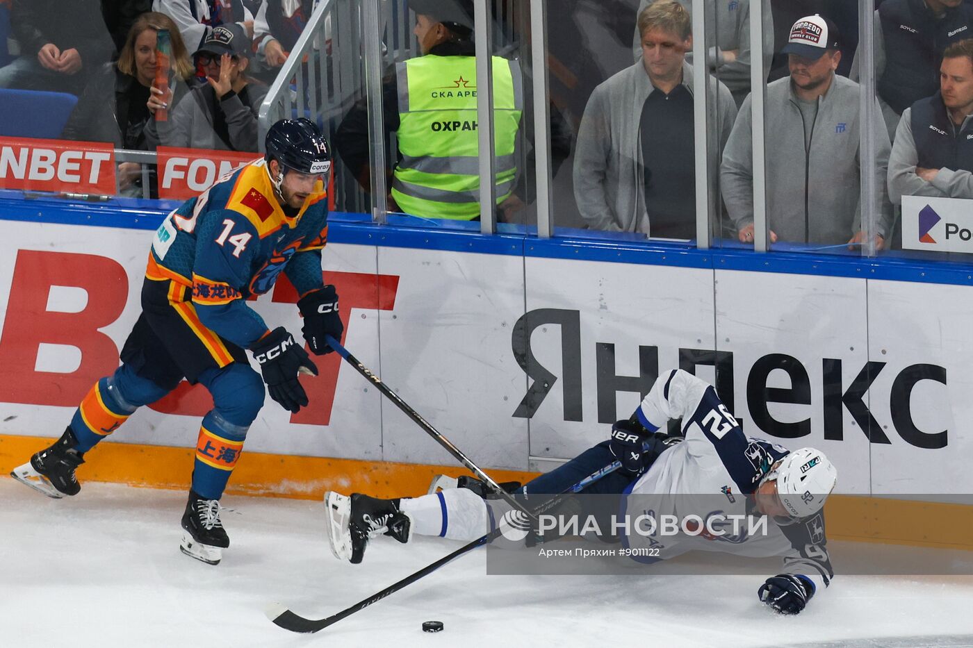 Хоккей. КХЛ. "Драконы" (Шанхай) – "Торпедо" (Нижний Новгород)