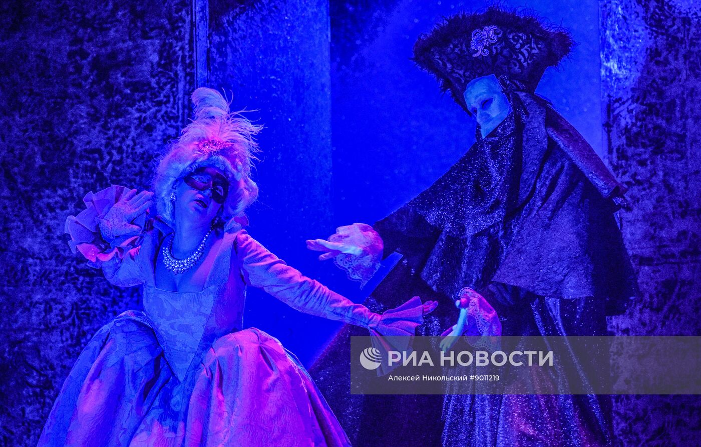 Спектакль "Маскарад" в театре на Таганке