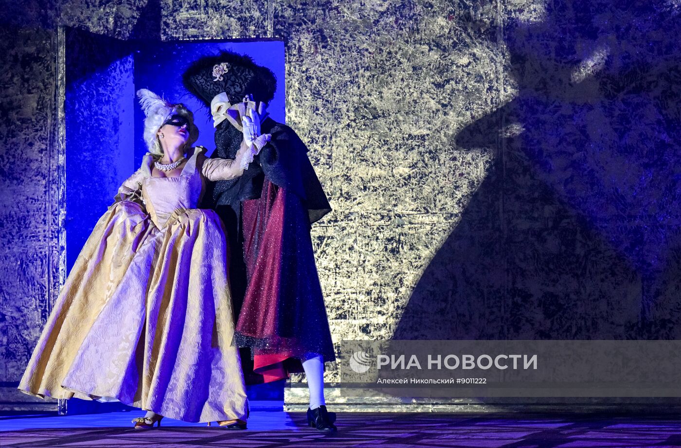 Спектакль "Маскарад" в театре на Таганке