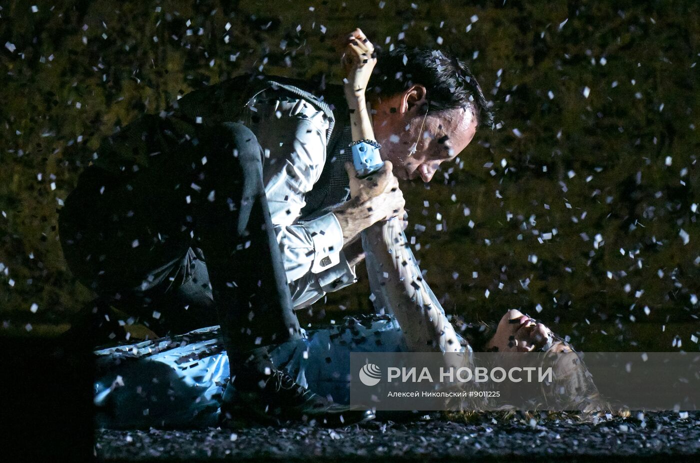 Спектакль "Маскарад" в театре на Таганке 