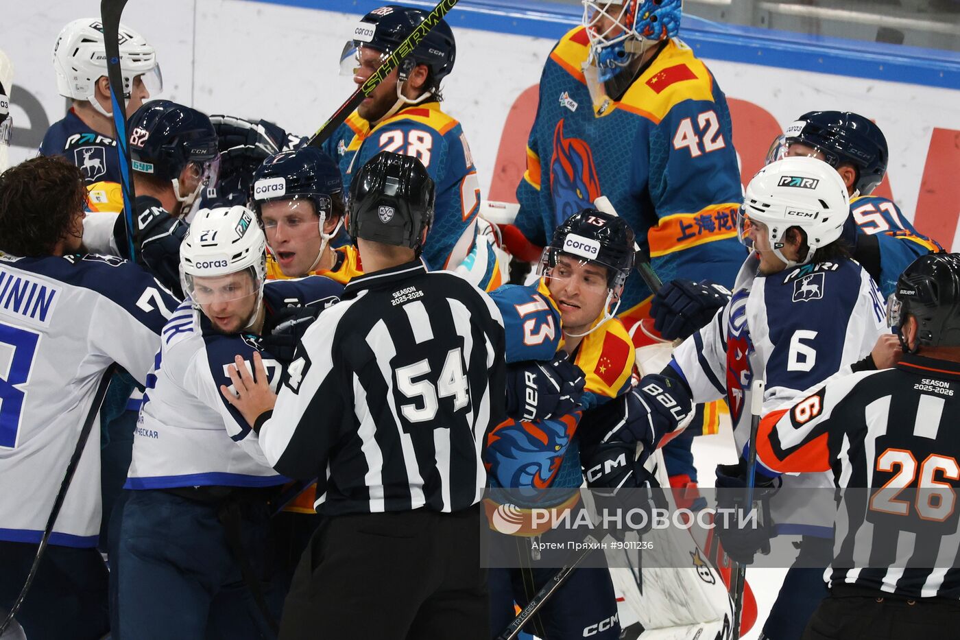Хоккей. КХЛ. "Драконы" (Шанхай) – "Торпедо" (Нижний Новгород)