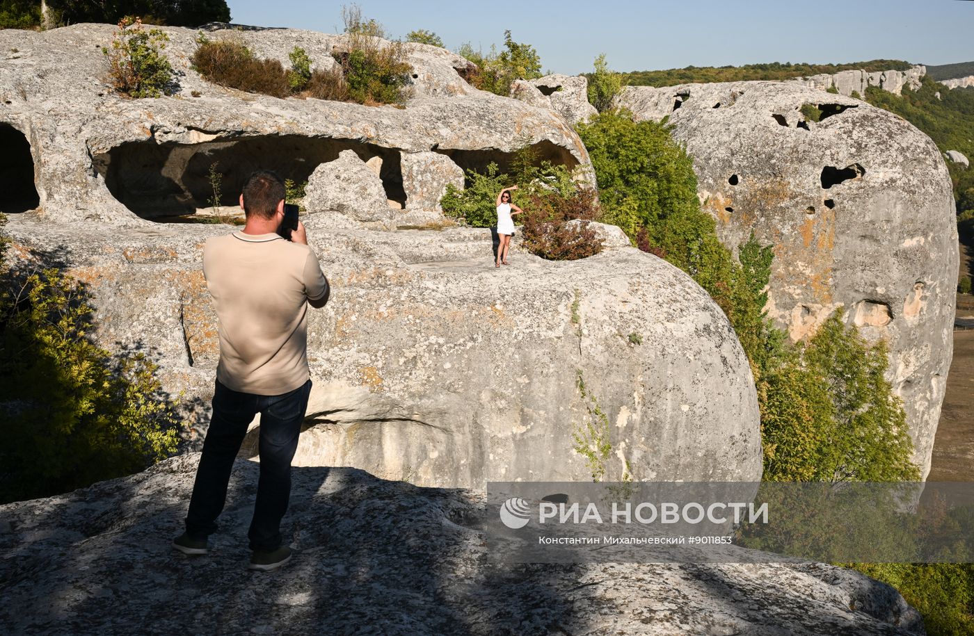 Пещерный город Эски-Кермен в Крыму