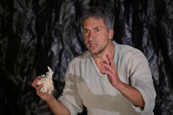 Моноспектакль Григория Антипенко "Старик и море"