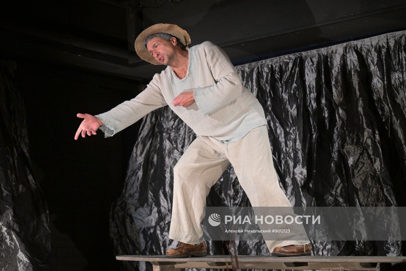 Моноспектакль Григория Антипенко "Старик и море"