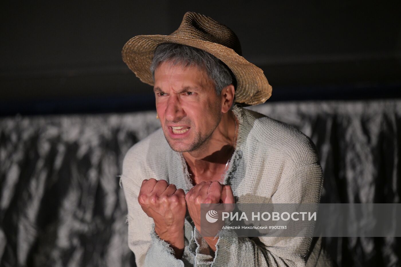 Моноспектакль Григория Антипенко "Старик и море"