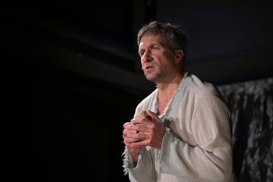 Моноспектакль Григория Антипенко "Старик и море"