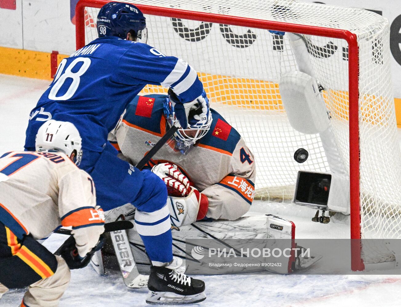 Хоккей. КХЛ. "Динамо М" (Москва) - "Драконы" (Шанхай)