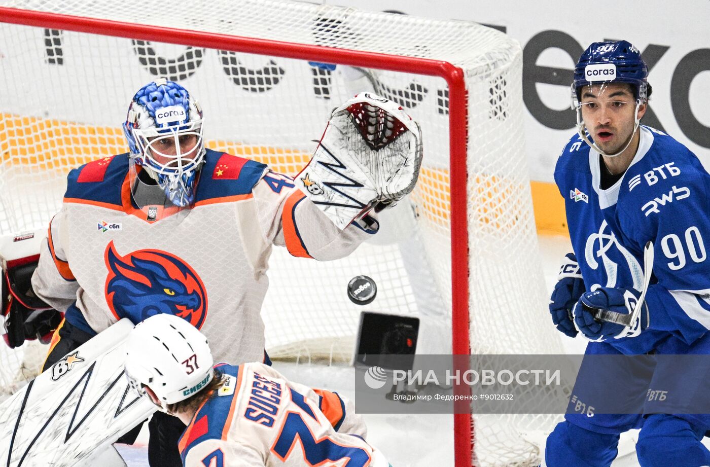 Хоккей. КХЛ. "Динамо М" (Москва) - "Драконы" (Шанхай)