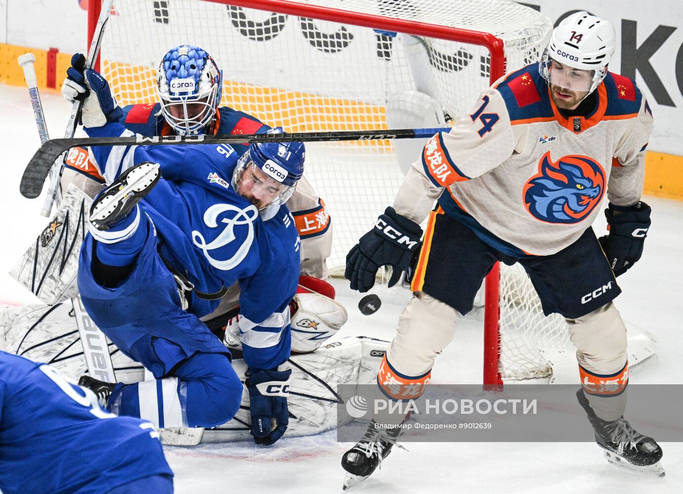 Хоккей. КХЛ. "Динамо М" (Москва) - "Драконы" (Шанхай)